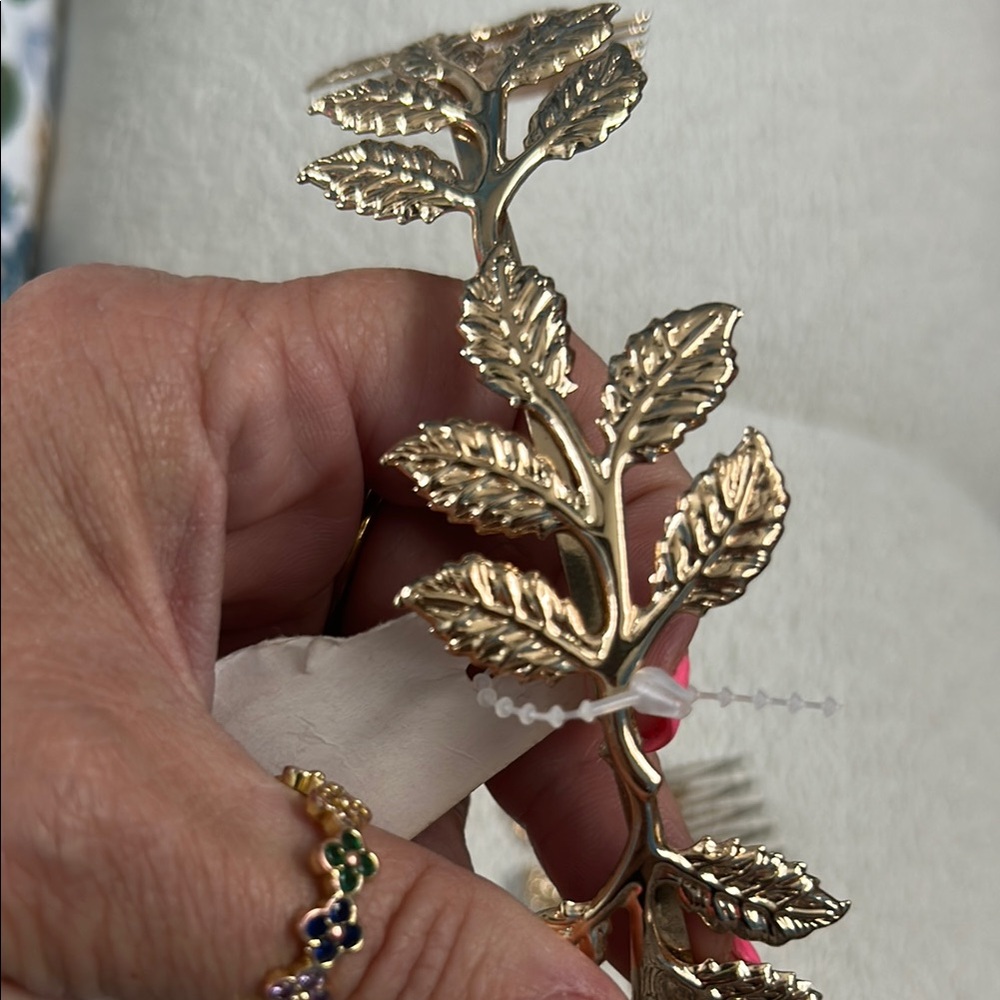 Girls Gold Leaf Hair Accessory NWT - Picture 6 of 8